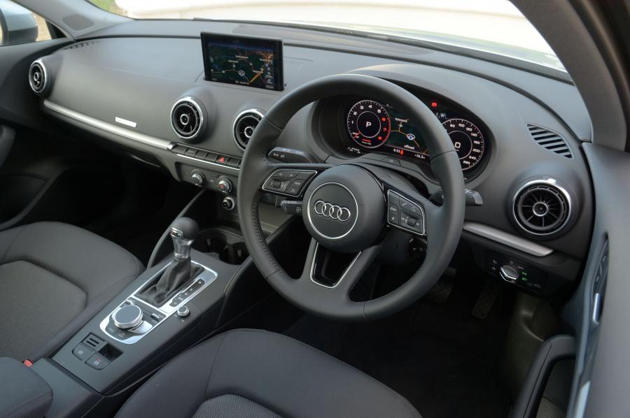Интерьер Audi A3 Sportback 1.4 TFSI (8V) 2016 года  (ZA) (фото 24 из 26)